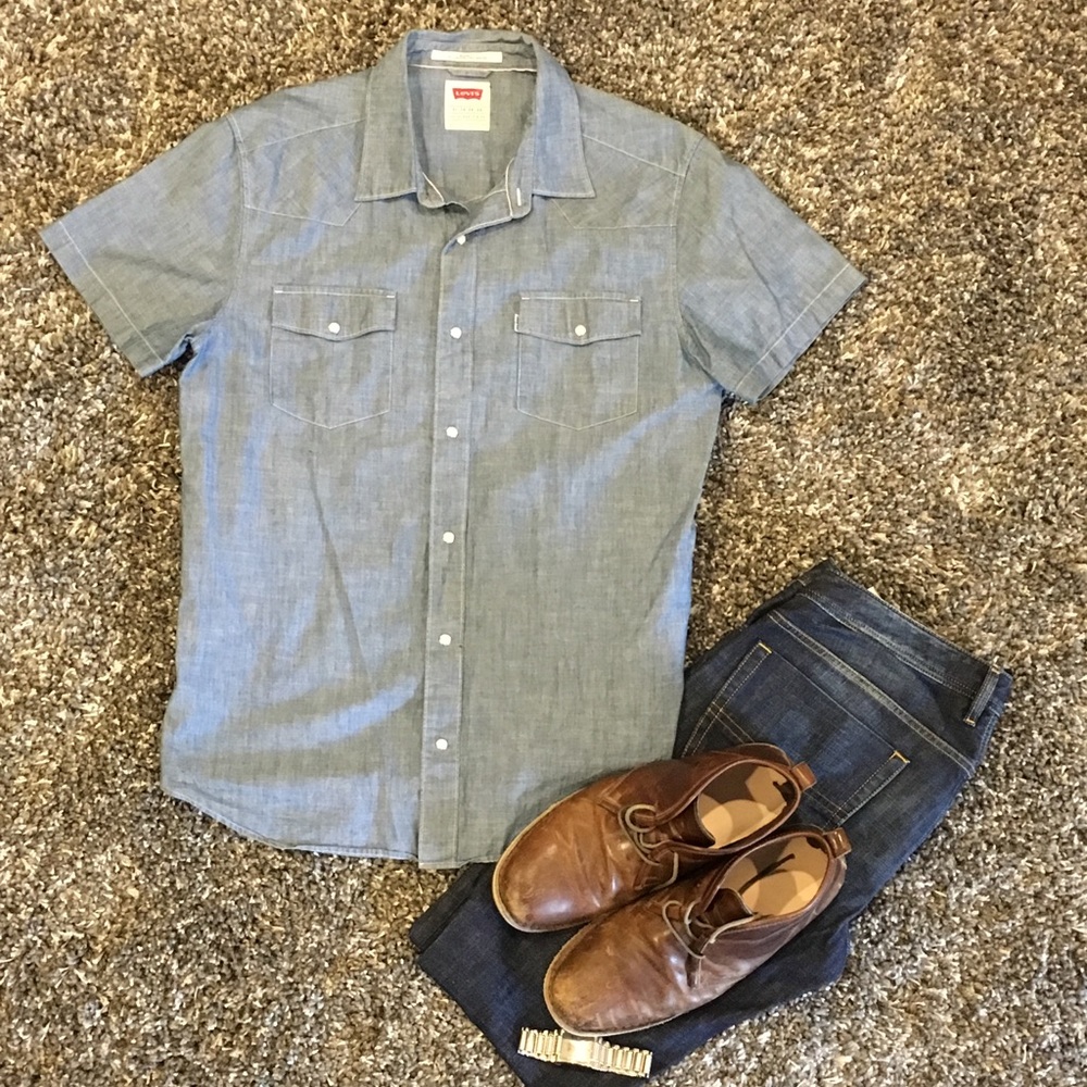 EUC. Levi’s short sleeve shirt. XL